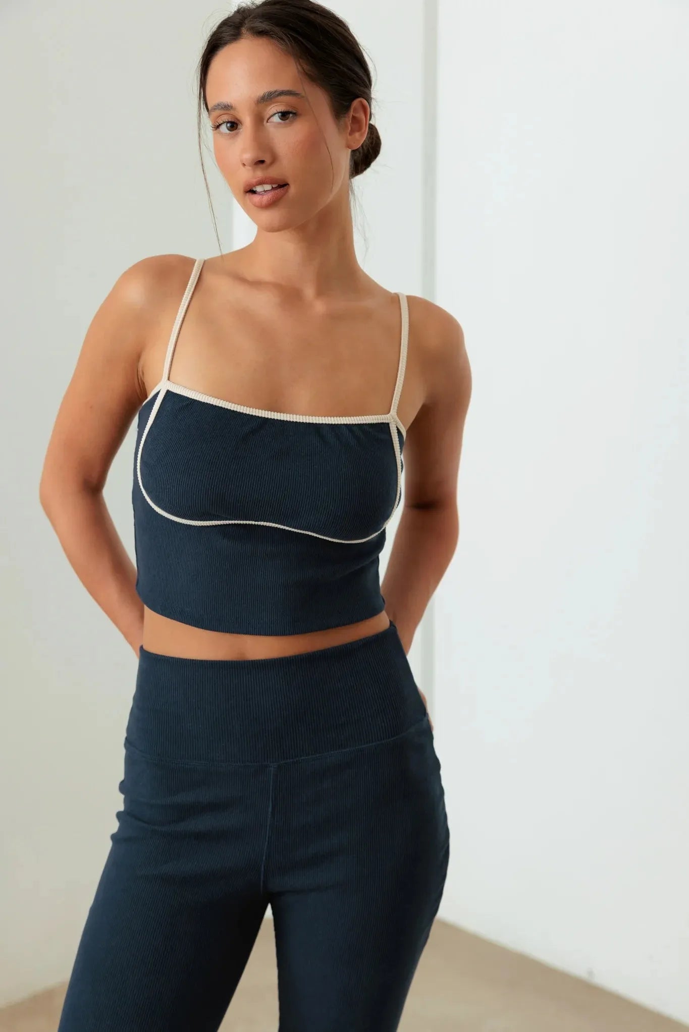 Contrast Binding Spaghetti Ribbed Crop Top
