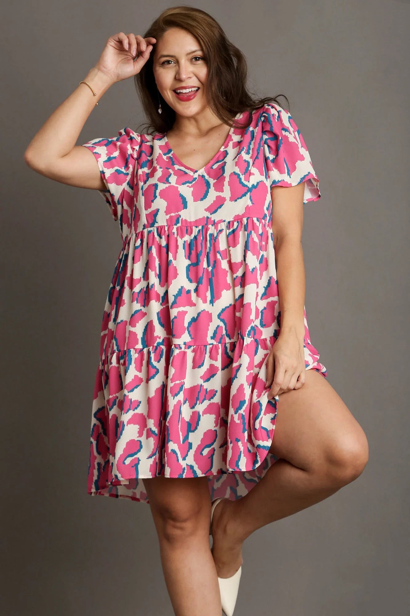 Umgee Full Size Abstract Print Pleat Detail Short Sleeve V-Neck Tiered Dress plus Size